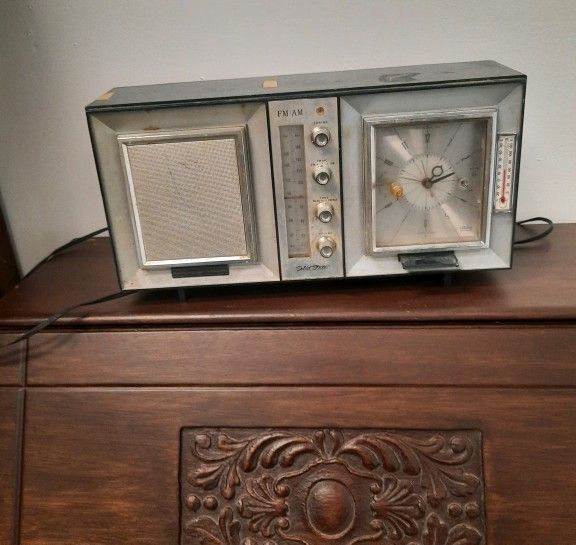 Antique electric clock/radio - $45