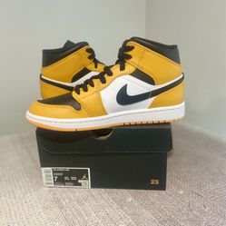 Air Jordan 1 Mid Size 7