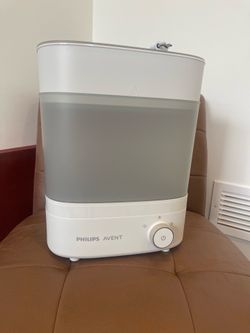 Philips Avent Premium Baby Bottle Sterilizer w/ Dryer.