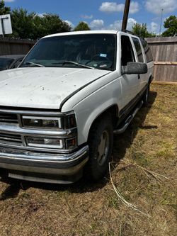 Complete part out / 99 Chevy suburban
