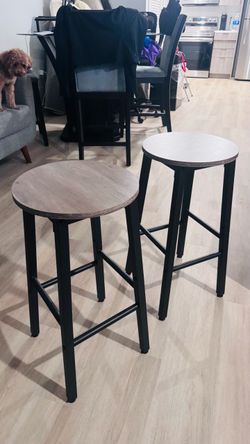 2 Bar stools