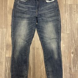 Size 30 signature Levi’s jeans