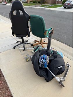 Free items - Wagon, Computer/office chair, vase, electric vacumm