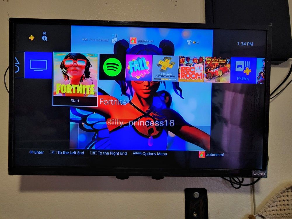 32 Inch Vizio Tv And Wall Mount 80$