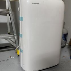 Toshiba 12000 BTU 115-Volt Portable Air Conditioner