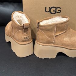 Ugg platform boots size 8 new