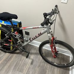 Trek Bike - Medium SLR