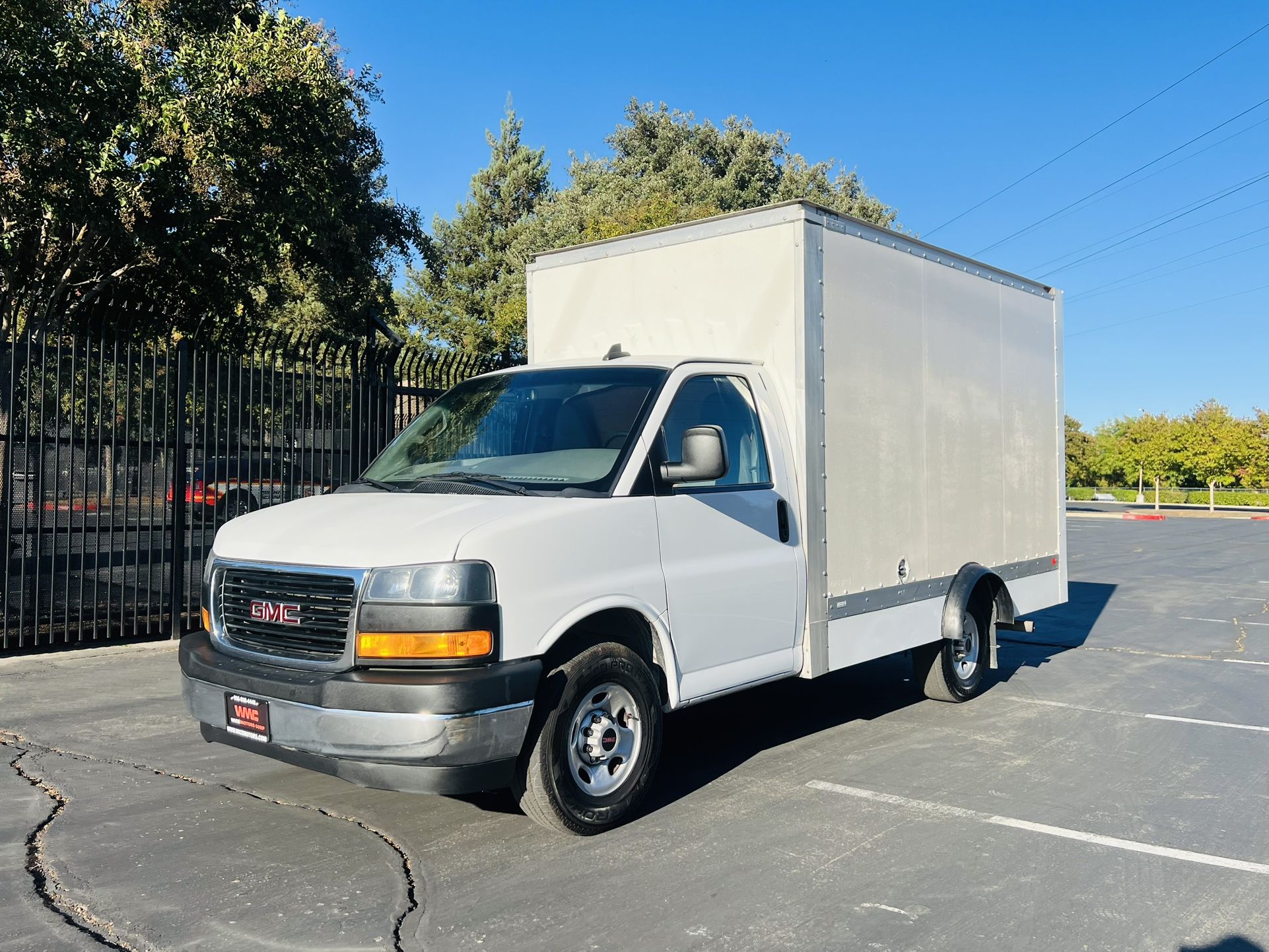 2023 GMC Savana Cutaway 3500