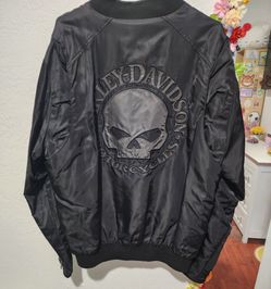 Size L  
Used, like new; it is complete and has no damage ...
It is original.    HARLEY DAVIDSON   MOTORCyCLES  jacket size L