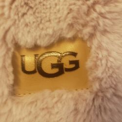 UGG Cape