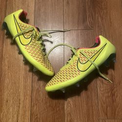 Nike Magista