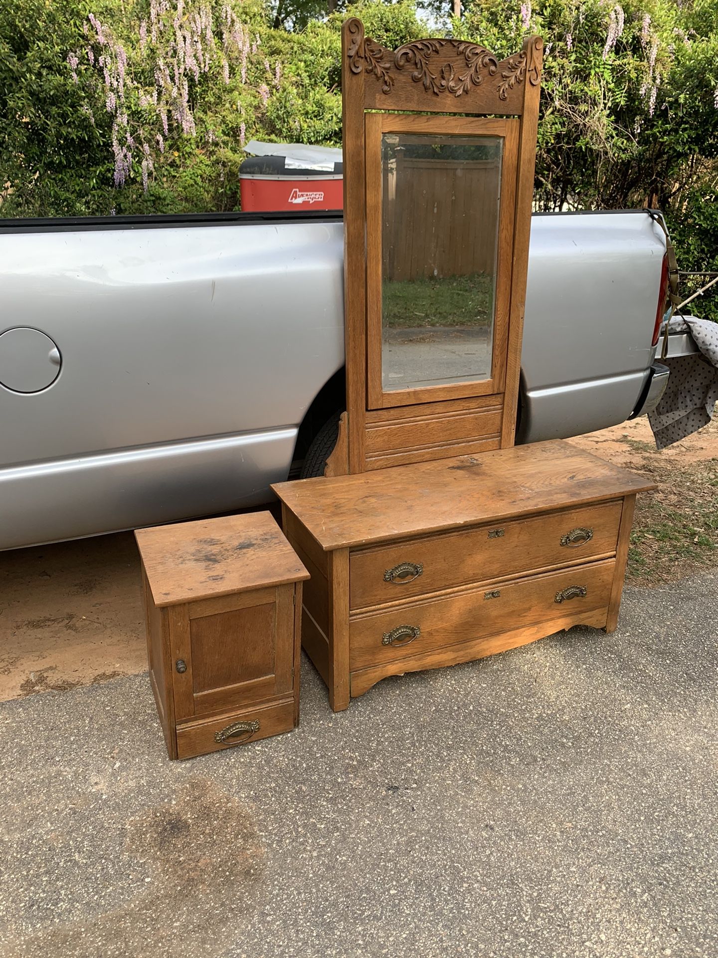 Vintage 2 pcs dresser set