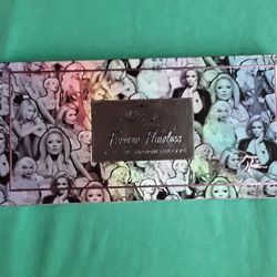 Paris Hilton Eyeshadow Pallet 
