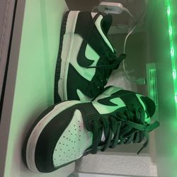 Nike Dunks 