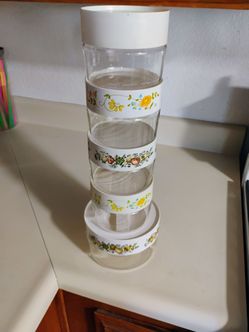 Pyrex  Stackable Containers