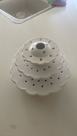 Martha Stewart by Mail Scalloped White Ceramic Tulipiere