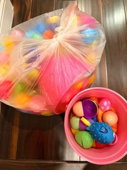 Easter eggs and Angels plastic cap