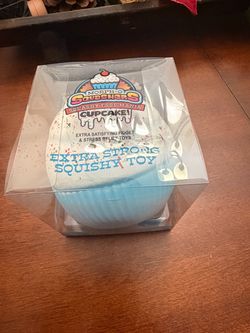 Jumbo cupcake squishy
