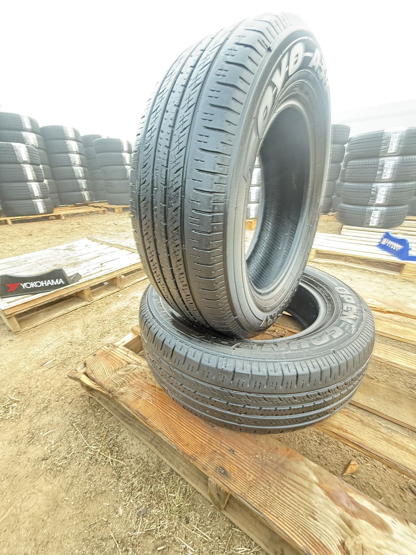 (225/65/17) Tires X2