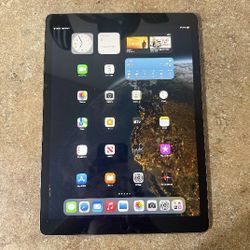 Good Condition iPad Pro 2nd Generation 12.9 64GB Space Gray