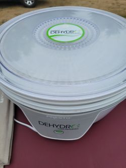 Food dehydrator