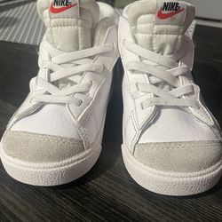 NIKE Toddler whiteTennies
