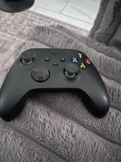 Microsoft Xbox Wireless Controller - Carbon Black – for Xbox Series X|S, Xbox One, PCs, and Cloud-Enabled Devices