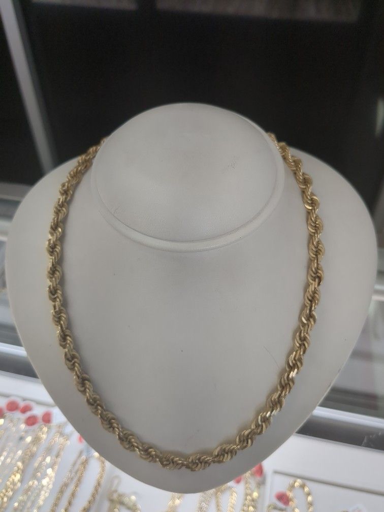 10k Solid Gold Rope Chain 90.1 Grams 28 Long Layaway Available 10% Down If You Are Interested Please Ask For Maribel Thank You Wedding