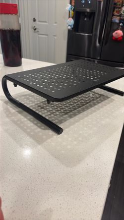 Laptop raiser