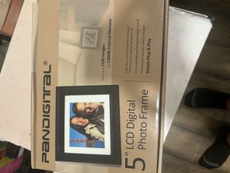 Digital photo frame