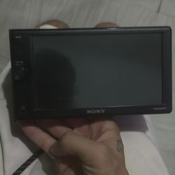 Sony 6.2 Apple CarPlay Built In Bluetooth