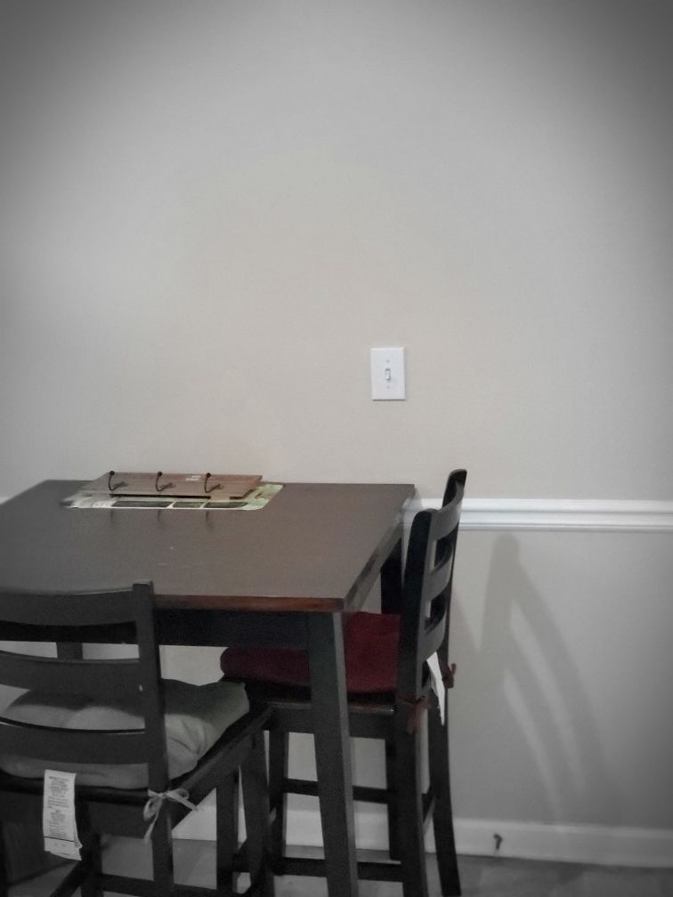 Table and chair(4)