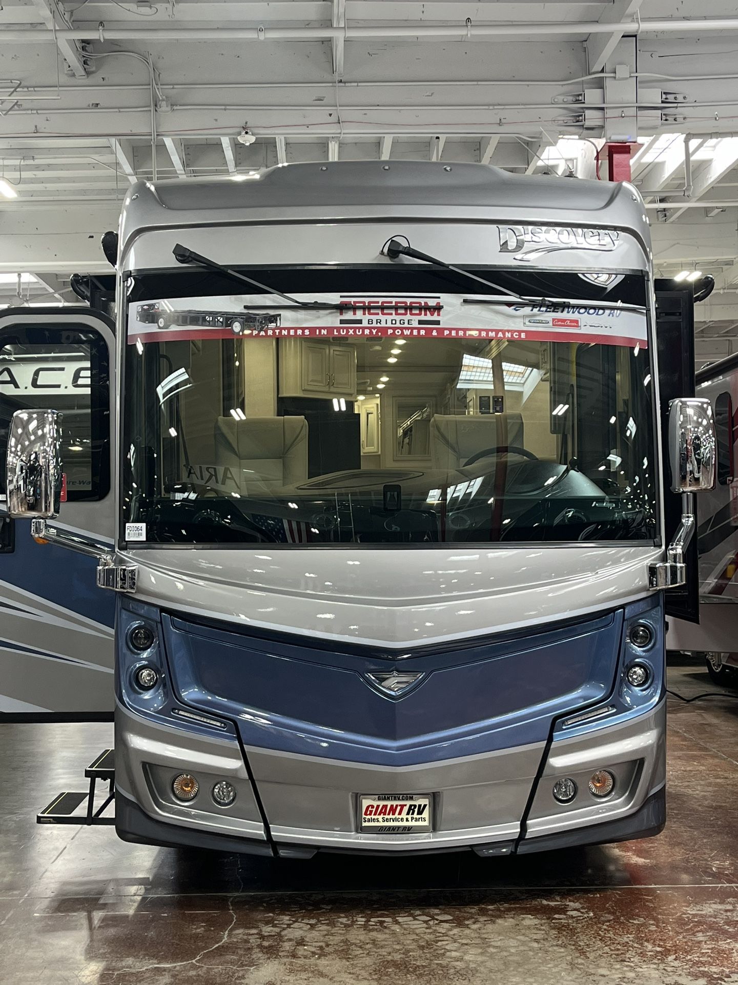 Beautiful Fleetwood Discovery RV