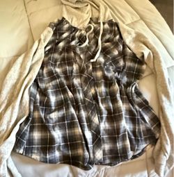Juniors flannel size lrg