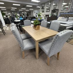 7 Pc Dining Table 