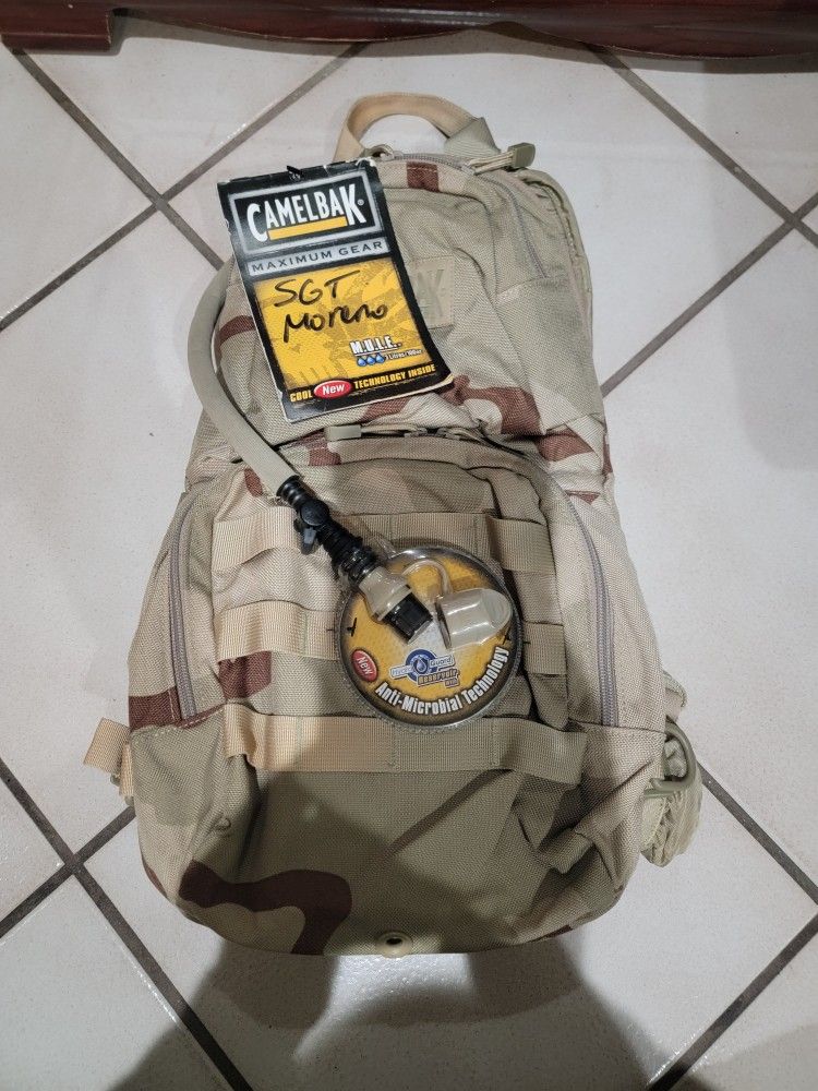 New Camelbak Maximum Gear M.U.L.E. 3L/100oz Desert Camo Backpack $80