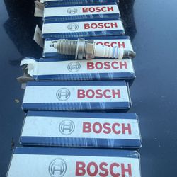 New Bosch Spark Plug 