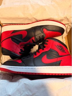 Air Jordan 1 Mid Bred size 9.5