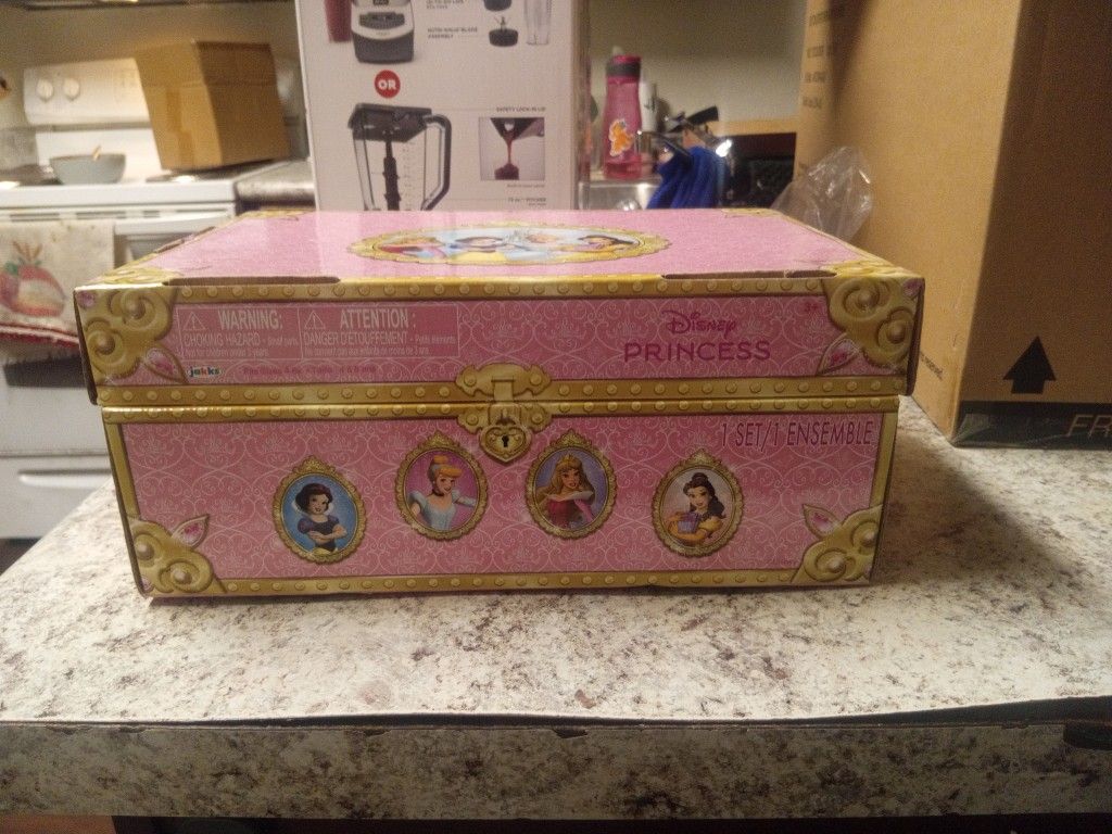 Disney Princess Dress Up T R U N K For Barbie Dolls