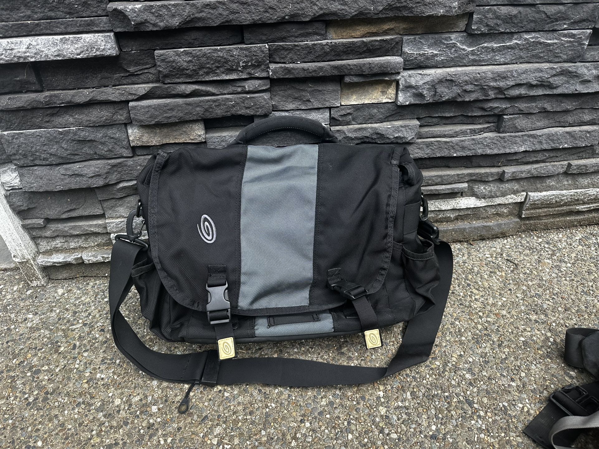 Timbuktu Messenger Laptop Bag