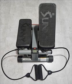 Mini stepper with resitance band