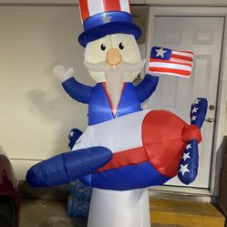 Inflatable.  $ 7 Inflable 