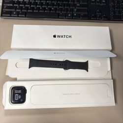 Apple Watch SE (2nd Gen) [GPS + Cellular 44mm] Smartwatch with Midnight Aluminum Case and Midnight Sport Band - M/L