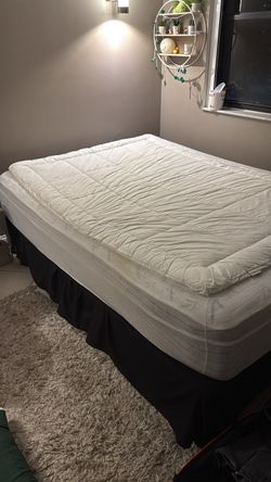 Full/Queen Mattress with Mattress Topper