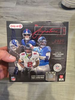 2025 Topps Signature Class Football NFL Trading Cards Mega Box Sealed New