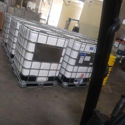 275 Gal Water Totes 