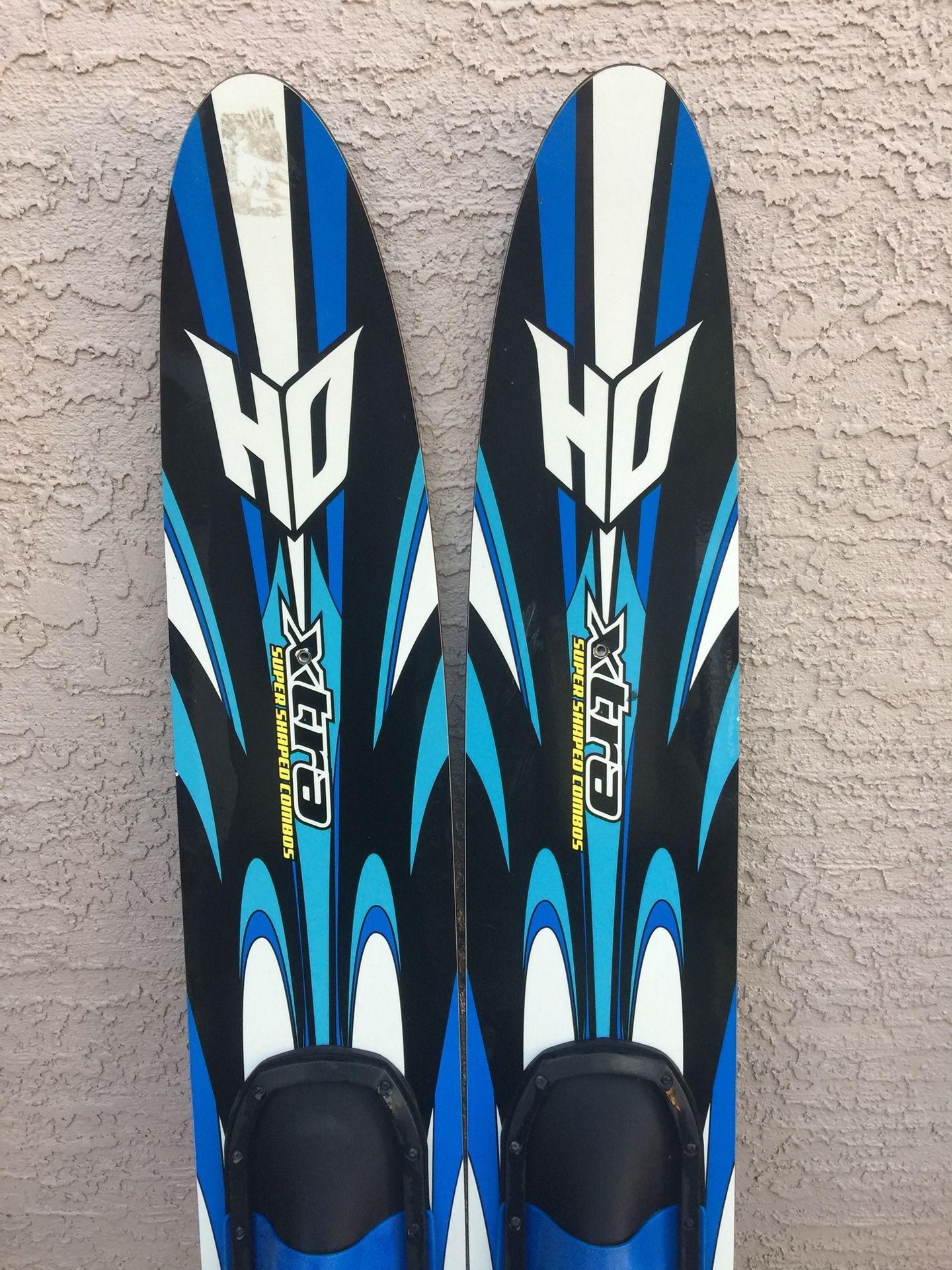 HO Xtra Water skis with training bar