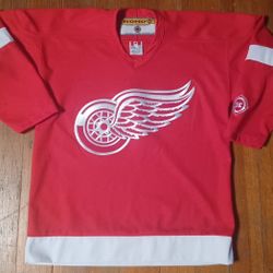 Vintage Detroit Redwings Jersey Youth Size Large Red White Koho Brand