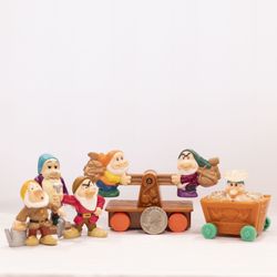 Vintage 1992 Disney Snow White and the Seven Dwarfs Figurine Set – Collectible Treasure!