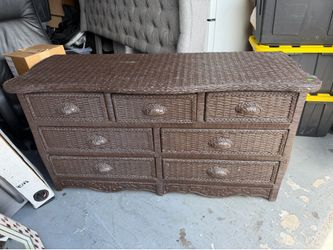 Pier 1 Dresser